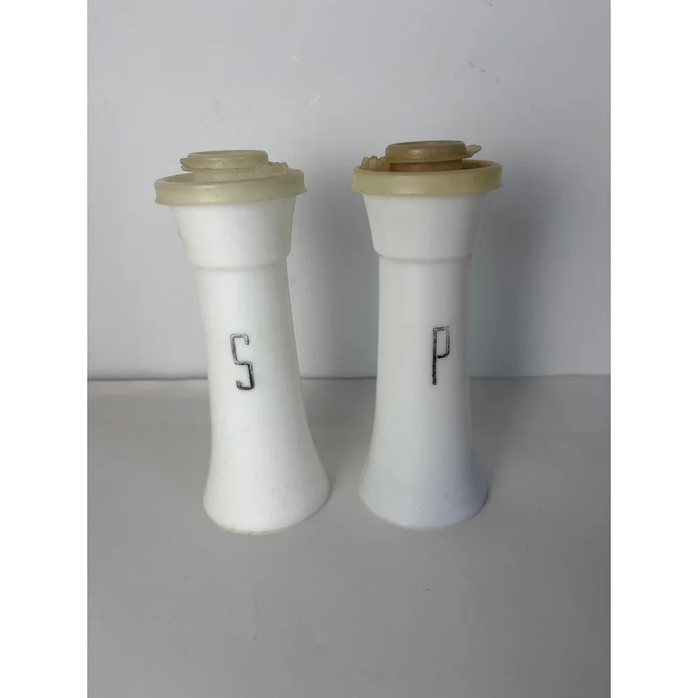 Vintage Tupperware Hourglass Salt and Pepper‎ Shakers White Set of 2 Flip Top 6
